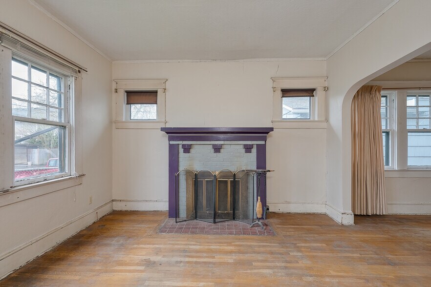 More Photos Of 5417 NE 15th Ave, Portland Specialty For Sale