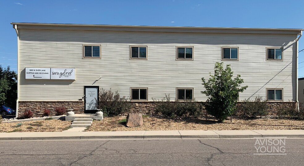 More Photos Of 1695 W Sheri Ln, Littleton Showroom For Sale