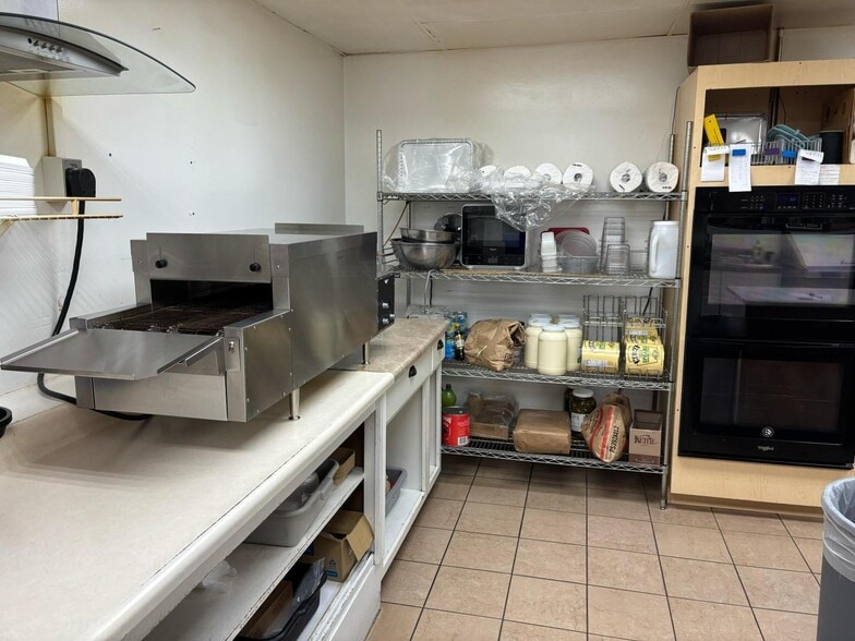 More Photos Of 617 Broadway, Imperial General Retail For Sale