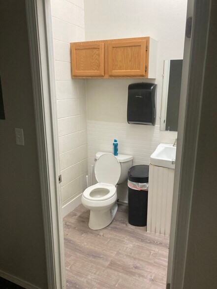 More Photos Of 5920 N Government Way, Coeur d'Alene Office For Lease