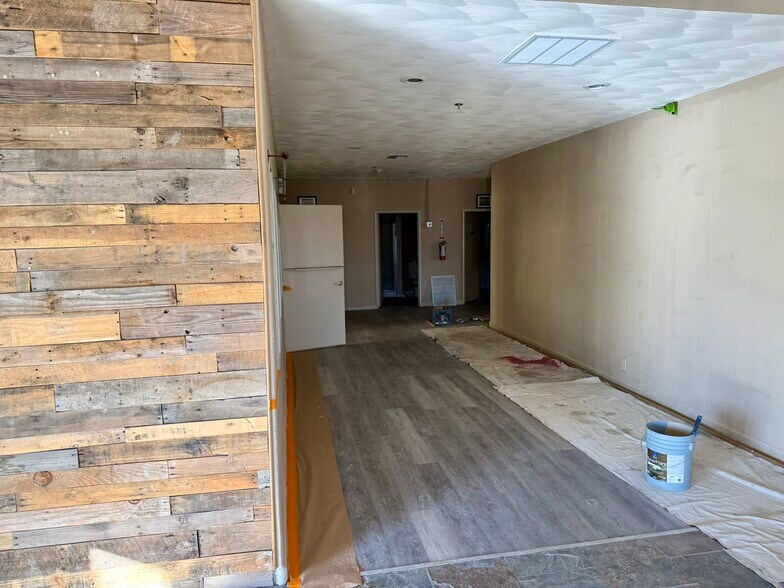 More Photos Of 22 Cash Dr, Mound House Warehouse For Lease