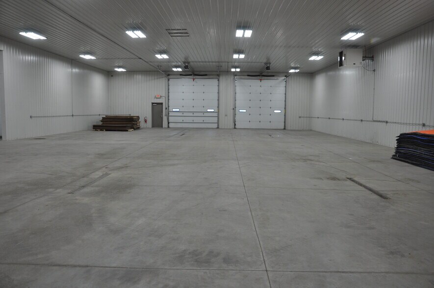 More Photos Of 23823-23865 67th Ave, Saint Cloud Light Distribution For Sale