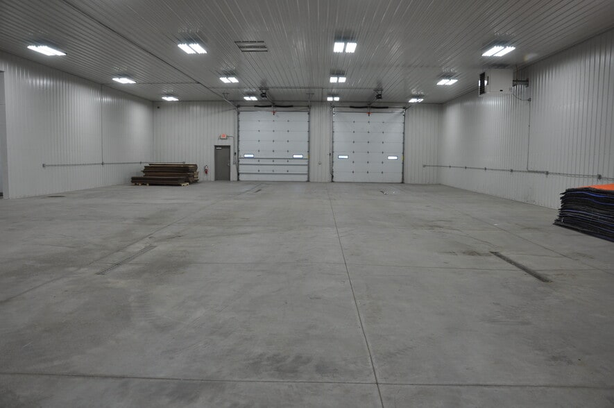 More Photos Of 23823-23865 67th Ave, Saint Cloud Light Distribution For Lease