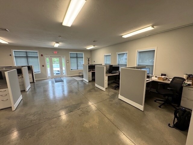 More Photos Of 685 South St, Wrentham Unknown For Lease