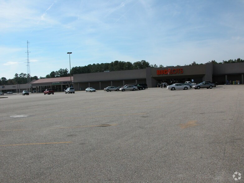 More Photos Of 1239-1293 N Fraser St, Georgetown Freestanding For Lease