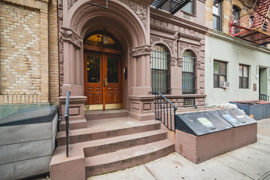 More Photos Of 164 W 83rd St, New York Apartments For Sale