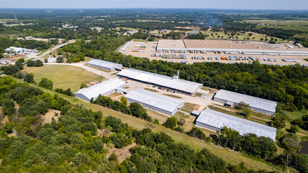 More Photos Of 401 Hardy Ave, Corsicana Warehouse For Lease