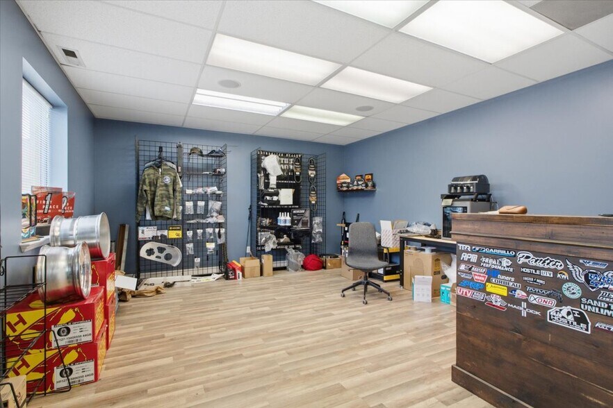 More Photos Of 14860 S Concord Park Dr, Bluffdale Light Distribution For Sale