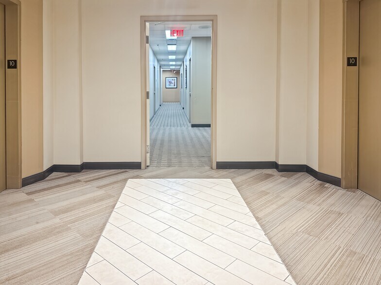 More Photos Of 10 Four Seasons Pl, Toronto Coworking Space