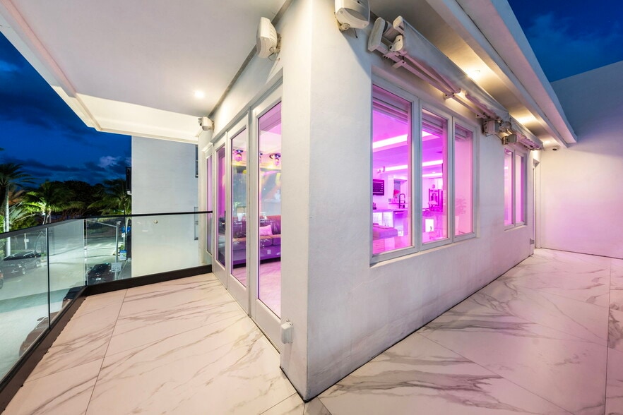 More Photos Of 124 11th St, Miami Beach Hotel For Sale