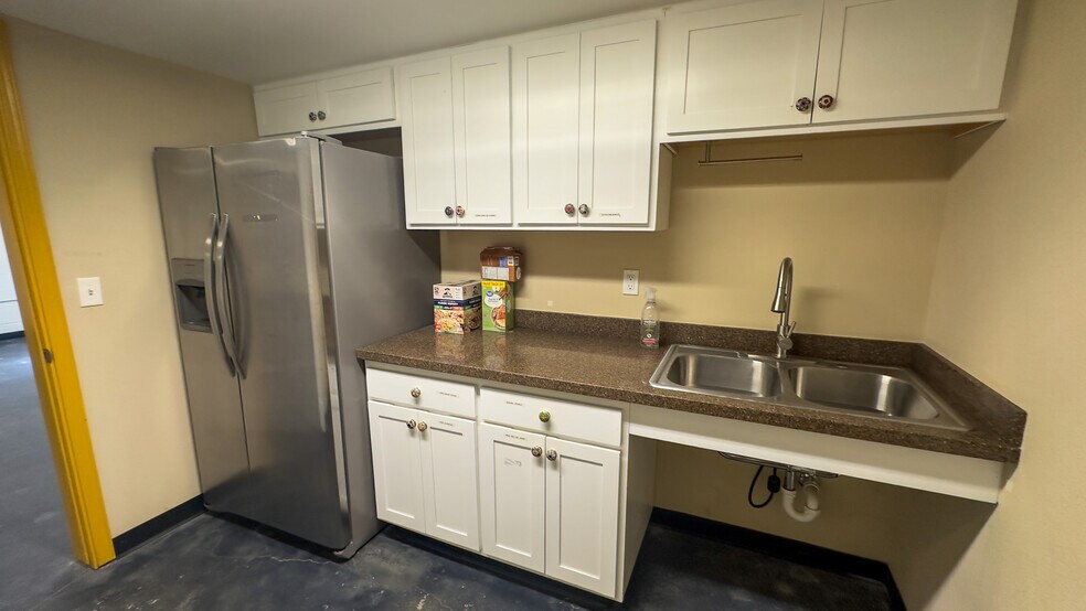 More Photos Of 1228 Wyoming Ave, El Paso Flex For Sale