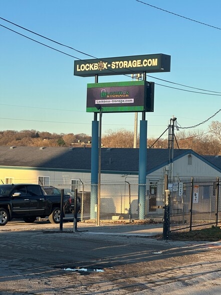 More Photos Of 15325 Industrial Rd, Omaha Self Storage For Sale