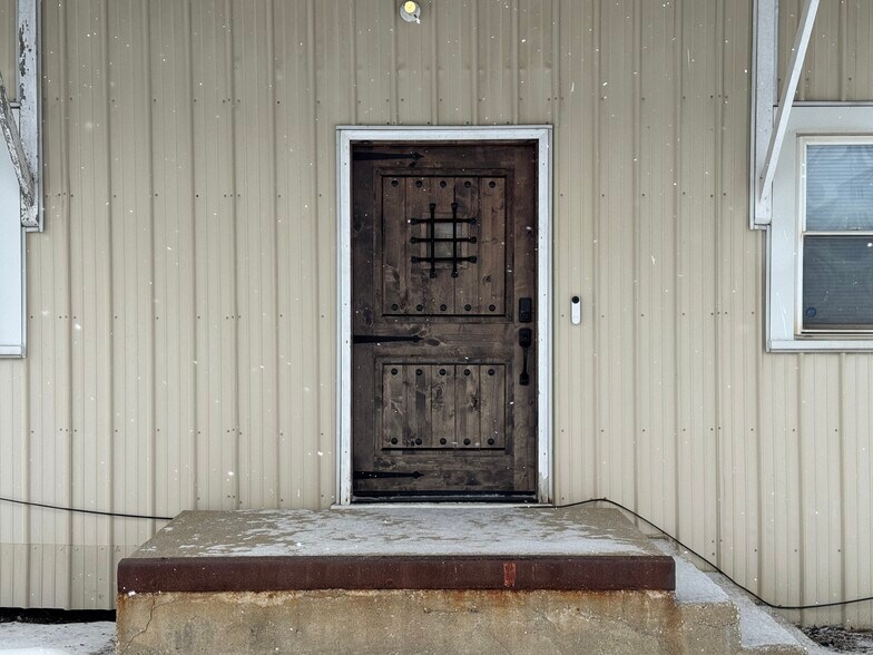 More Photos Of 66 Walnut St, Plymouth Warehouse For Lease