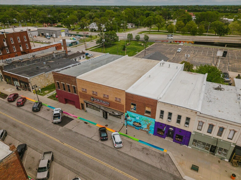 More Photos Of 830 N Kansas Ave, Topeka Bar For Sale