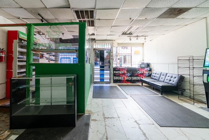 More Photos Of 1026-1028 Holloway St, Durham Freestanding For Lease
