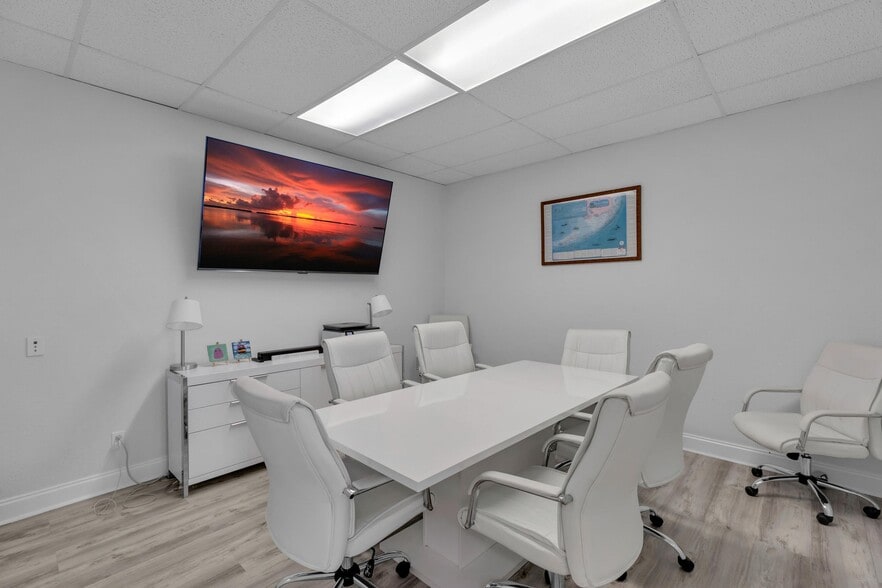 More Photos Of 3718 N Roosevelt Blvd, Key West Medical For Sale