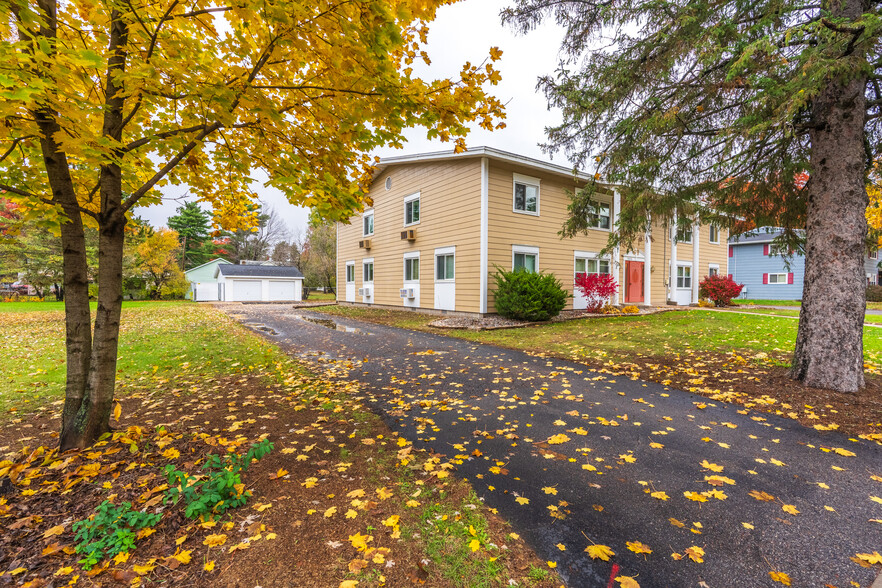 Primary Photo Of 1810 Neupert Ave, Weston Apartments For Sale