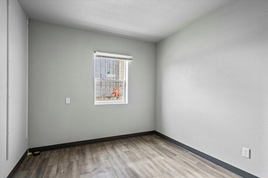 More Photos Of 205 Maple St, Overbrook Mixed Retail For Sale