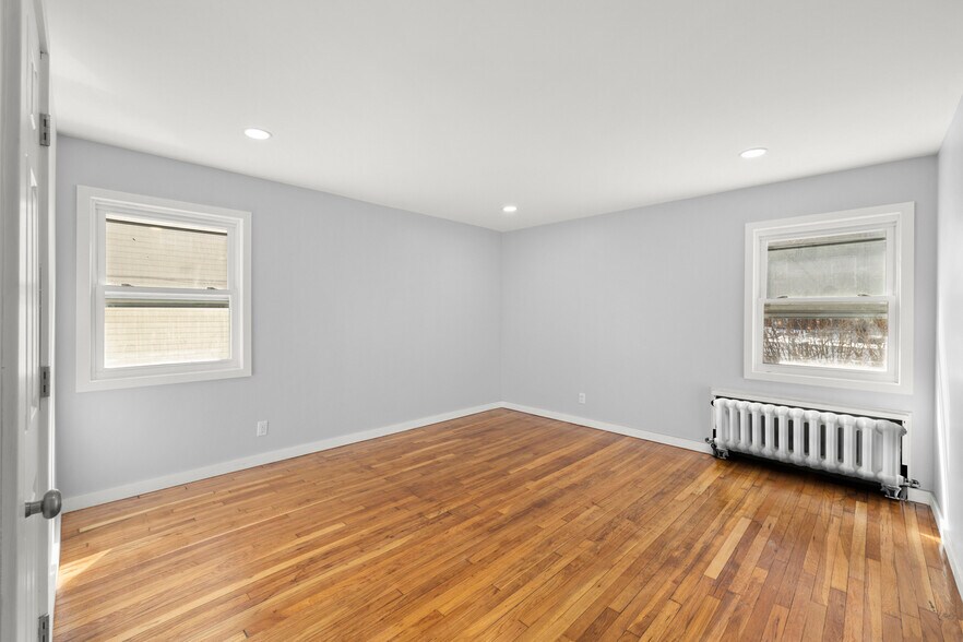 More Photos Of 1144 Mary St, Elizabeth Apartments For Sale