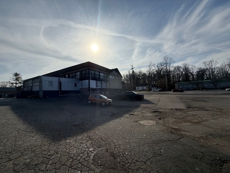 More Photos Of 7500-7504 N Main St, Dayton Bar For Sale