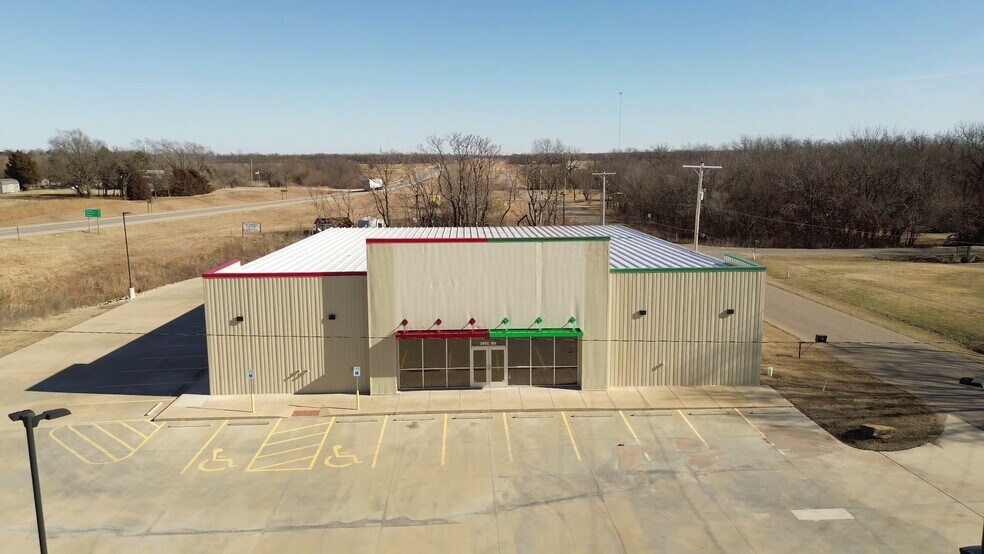 More Photos Of 309 E 9th St, Peabody Storefront For Sale