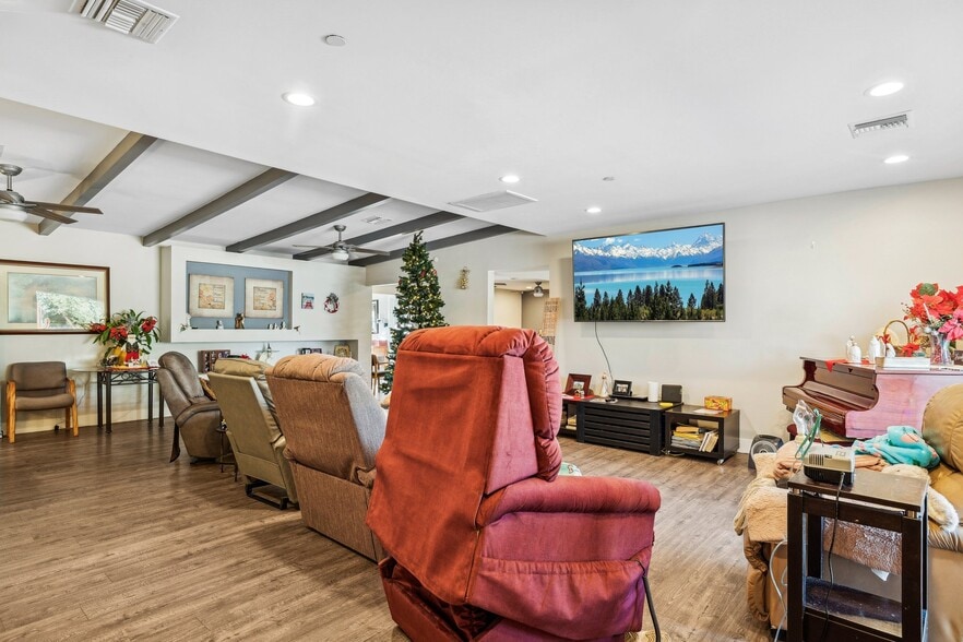 More Photos Of 5926 E Wilshire Dr, Scottsdale Assisted Living For Sale
