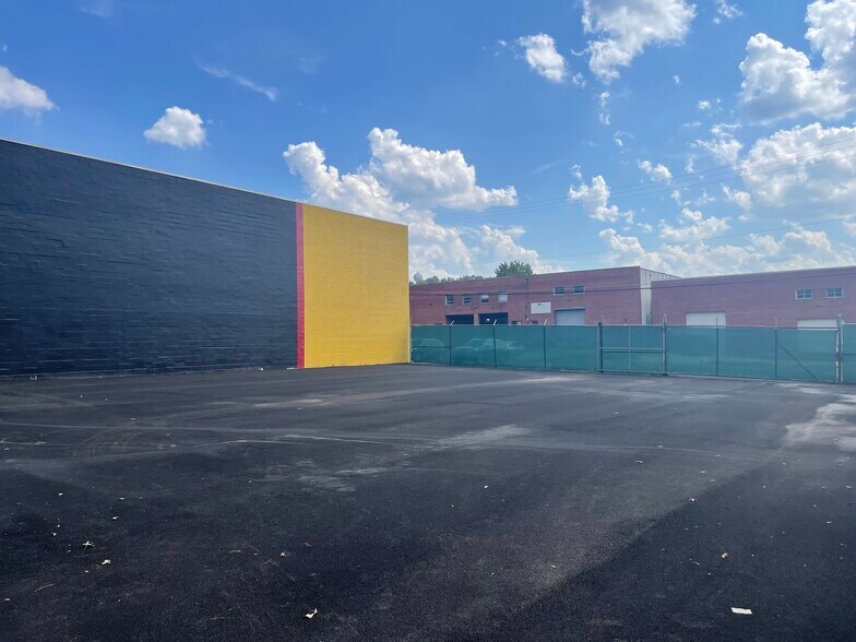 More Photos Of 5214-5216 Monroe Pl, Hyattsville Warehouse For Lease