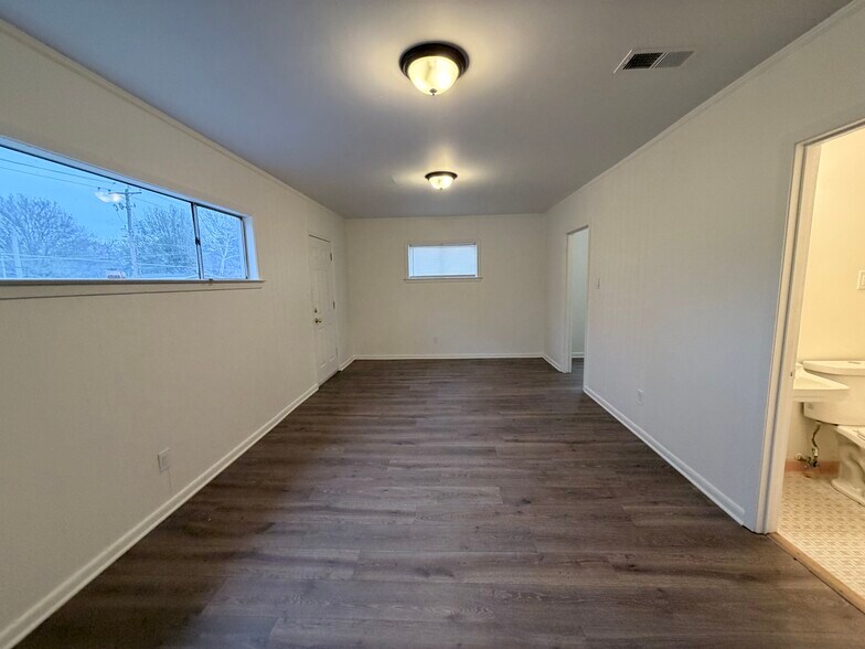 More Photos Of 3614 Park Ave, Memphis General Retail For Sale