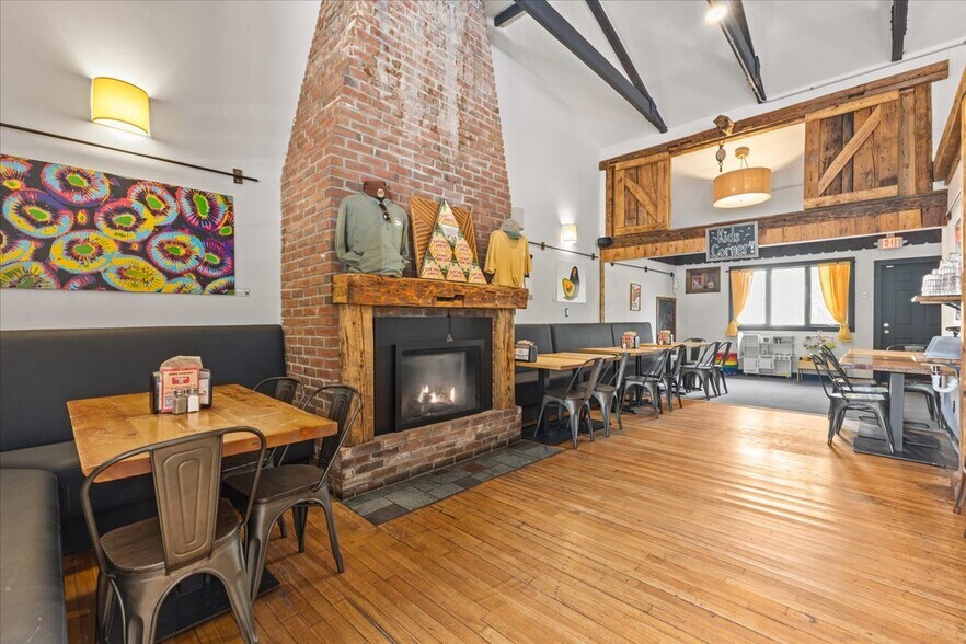 More Photos Of 454 Mountain Rd, Stowe Convenience Store For Sale