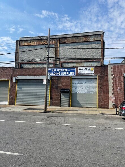 More Photos Of 1201 Oakpoint Ave, Bronx Warehouse For Lease