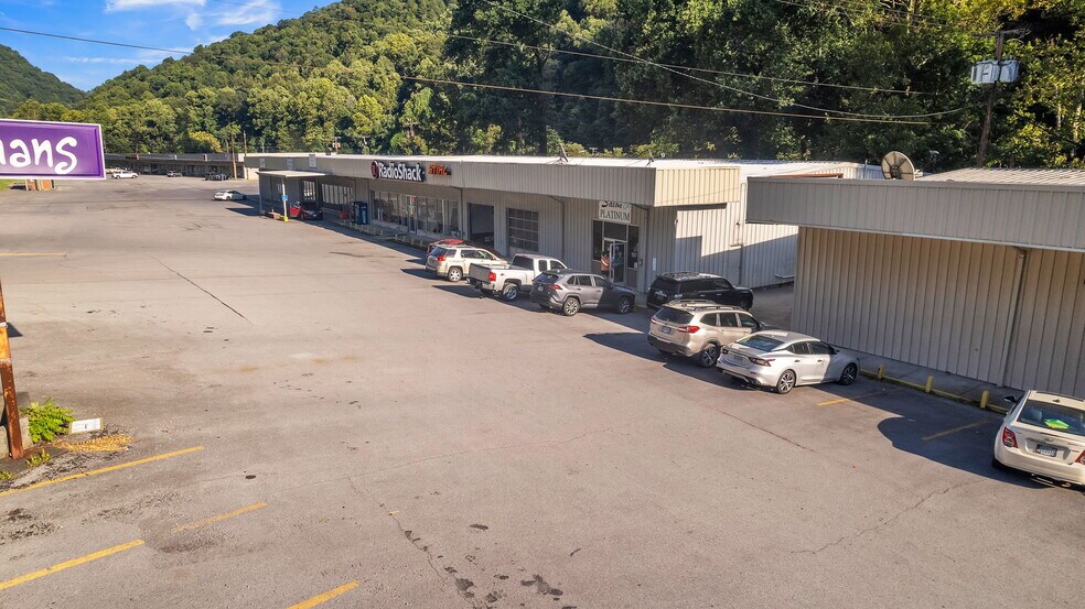 More Photos Of 1036 Anchorage Cir, Vansant Storefront For Sale