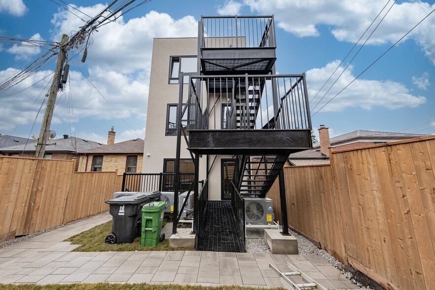 More Photos Of 14 Holmesdale Rd, Toronto Apartments For Sale