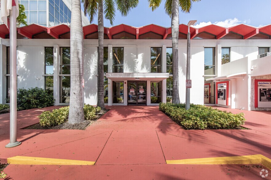 More Photos Of 930 Washington Ave, Miami Beach Office For Sale