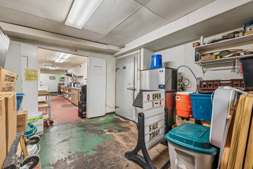 More Photos Of 8557 Mason Dixon Hwy, Meyersdale General Retail For Sale