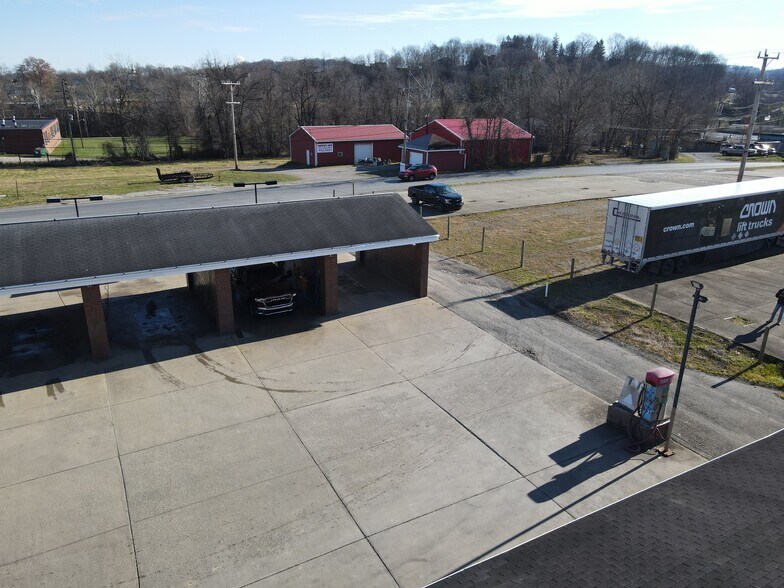 More Photos Of 118 School Dr, Waynesburg Flex For Sale