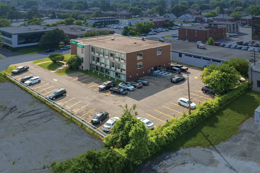 More Photos Of 880 Lady Ellen Pl, Ottawa Office For Lease