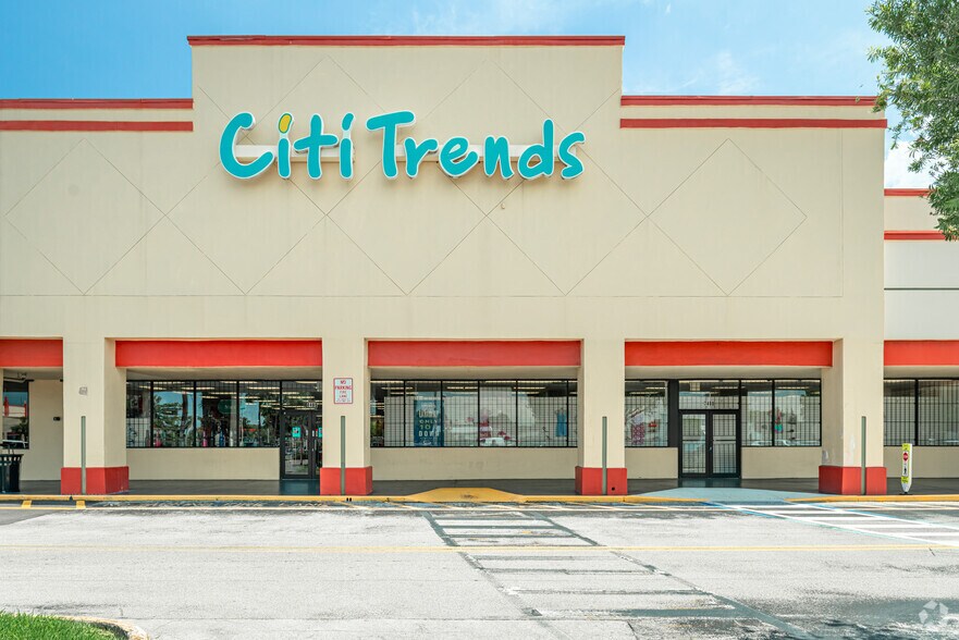 More Photos Of 7388-7562 W Commercial Blvd, Lauderhill General Retail For Lease