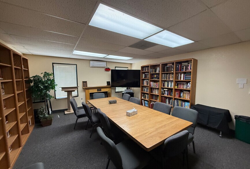 More Photos Of 1504 Taber St, Corona Religious Facility For Lease