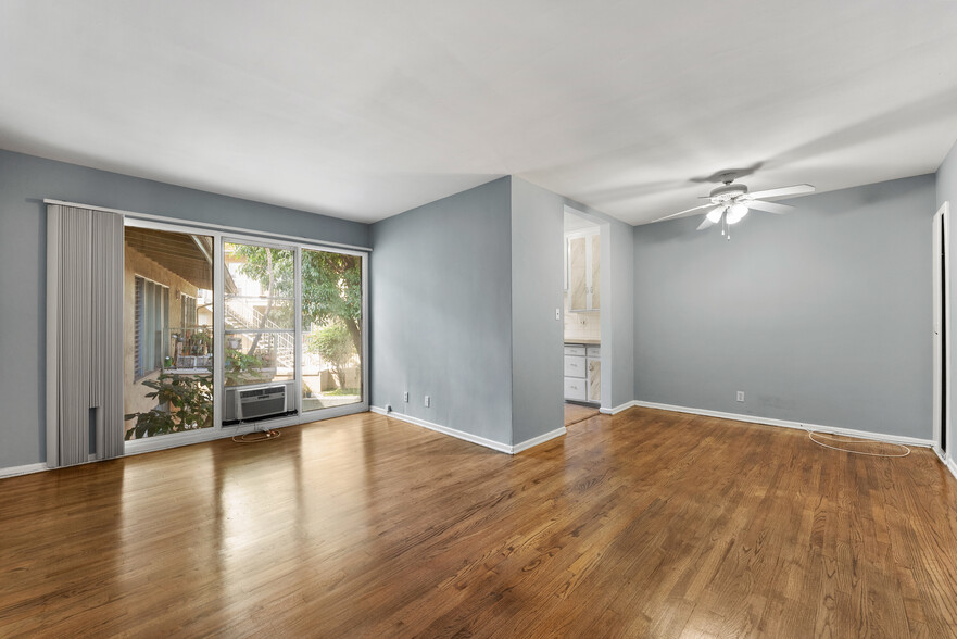 More Photos Of 2131 N Cahuenga Blvd, Los Angeles Apartments For Sale