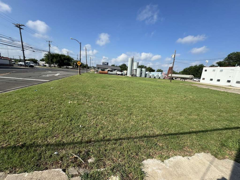 Primary Photo Of 102 W Avenue D, Killeen Land For Sale