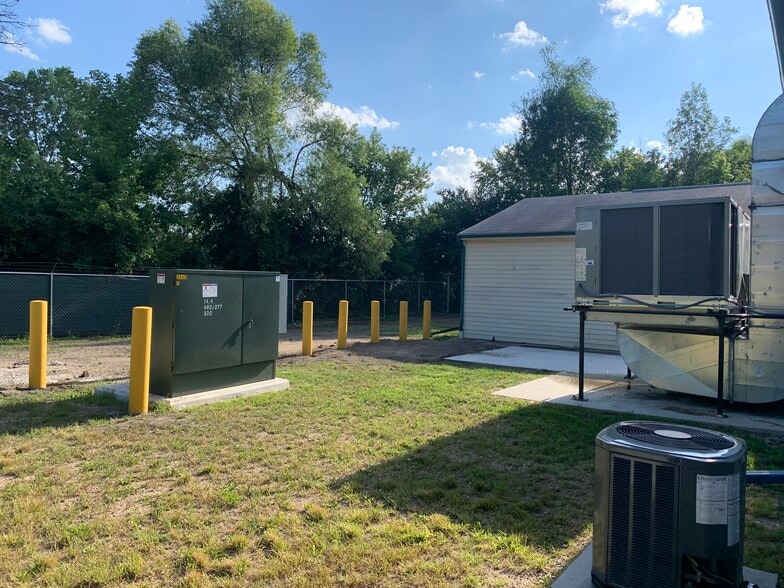 More Photos Of 9313 N Dort Hwy, Mount Morris General Retail For Sale