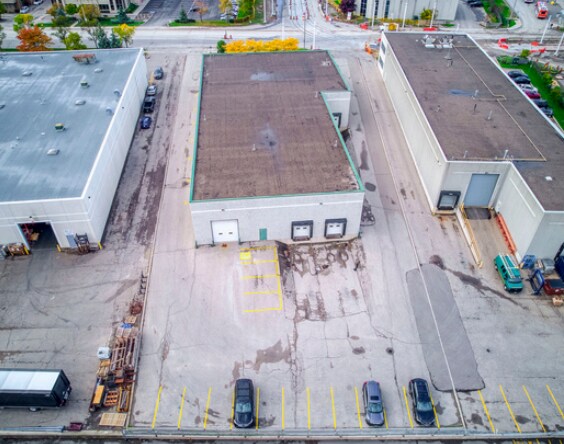 More Photos Of 7205 Edwards Blvd, Mississauga Warehouse For Lease