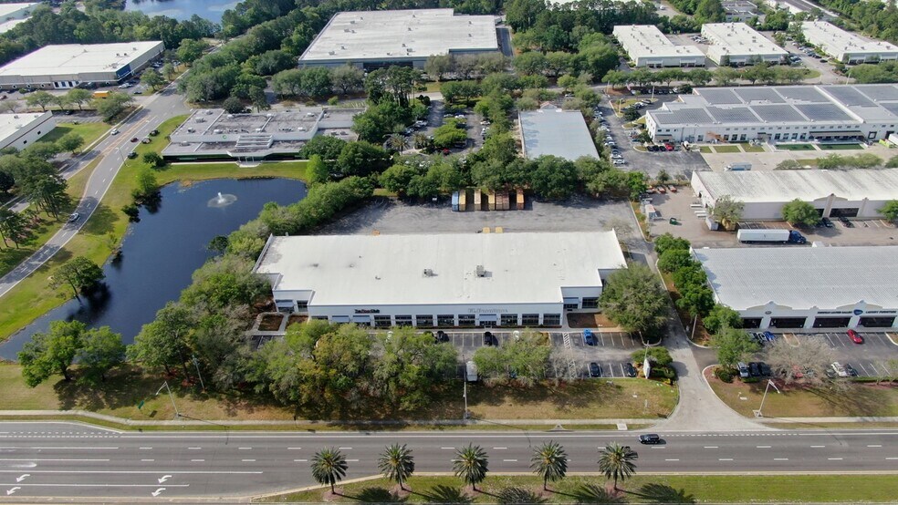More Photos Of 11840 Beach Blvd, Jacksonville Showroom For Lease