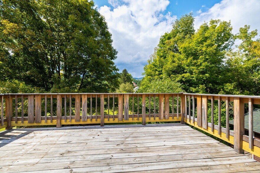 More Photos Of 1769 NY-73, Keene Valley Flex For Sale