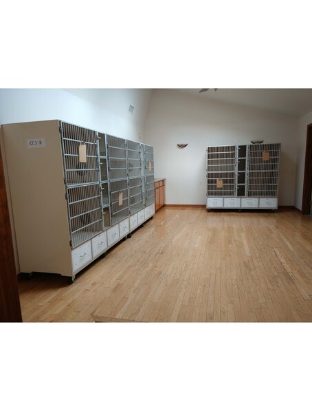 More Photos Of 1913 NASA Pky, Seabrook Office For Sale