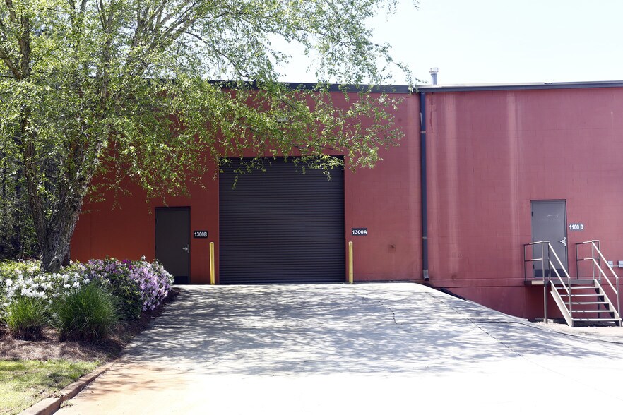 More Photos Of 225 Curie Dr, Alpharetta Light Distribution For Lease