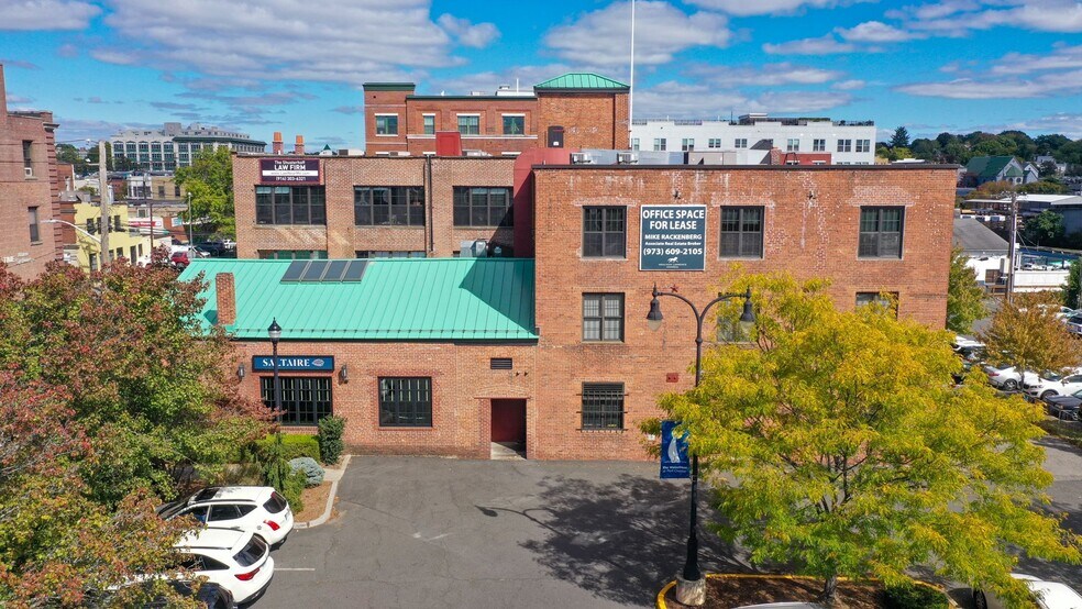More Photos Of 14-20 Willett Ave, Port Chester Office For Lease