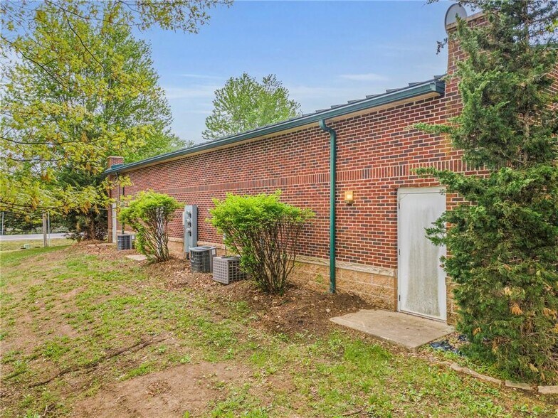 More Photos Of , Trimble Office For Sale