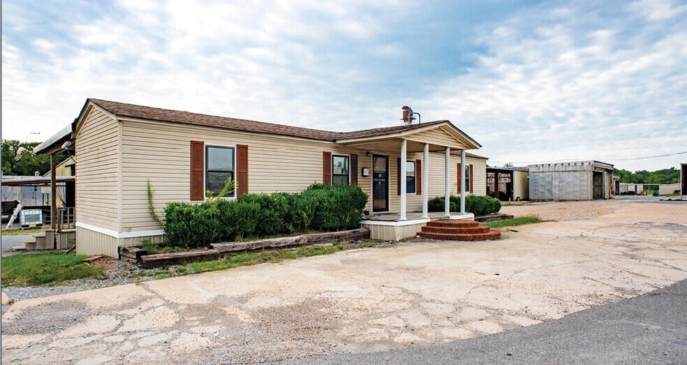 More Photos Of 2200 Cole Rd, Horn Lake Distribution For Lease