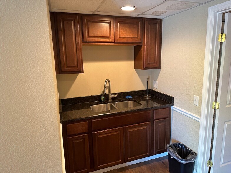 More Photos Of 6232 Madison St, New Port Richey Office For Sale